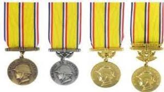 Médailles de bronze d'argent, d'or et grand or de la médaille d'honneur des sapeurs-pompiers